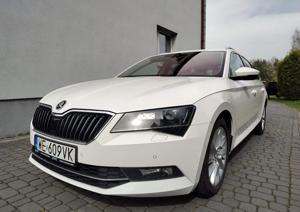 Skoda Superb cena 97899 przebieg: 121247, rok produkcji 2019 z Prudnik małe 562